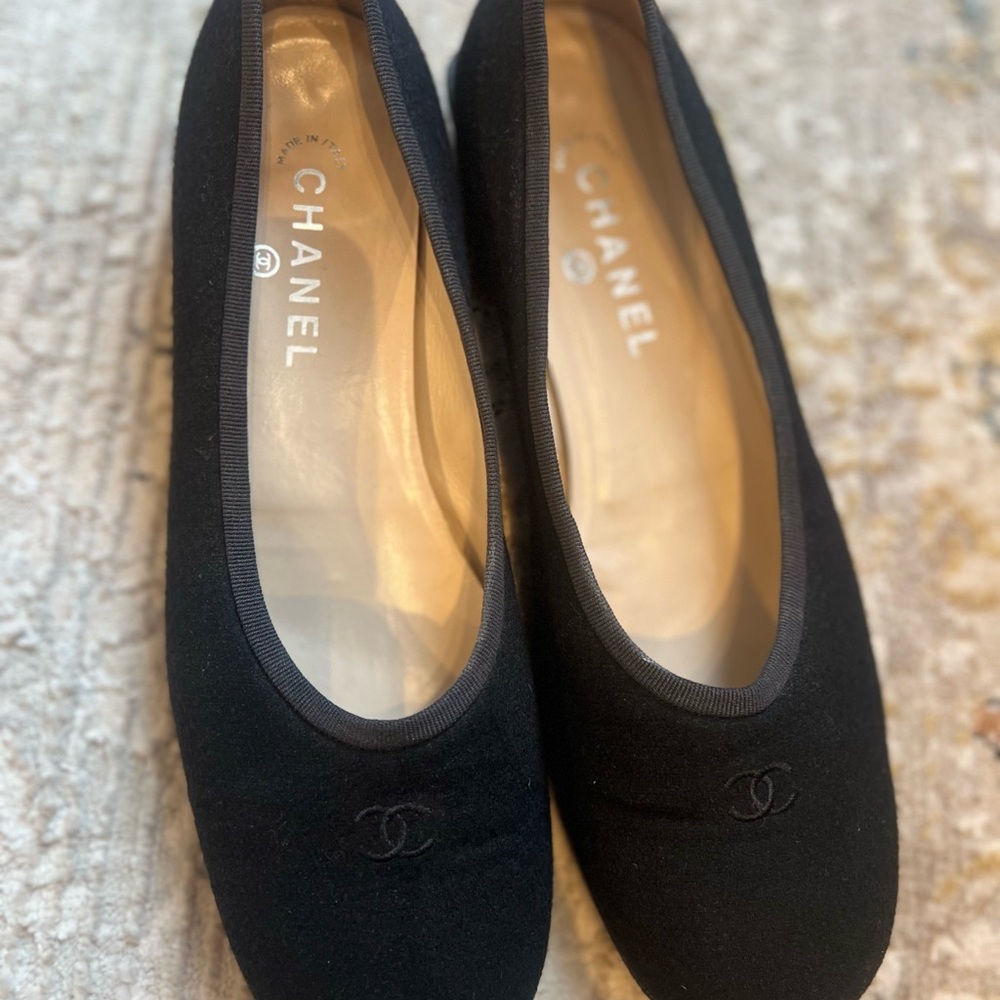 Chanel Black Ballet Flats with Textured Fabric